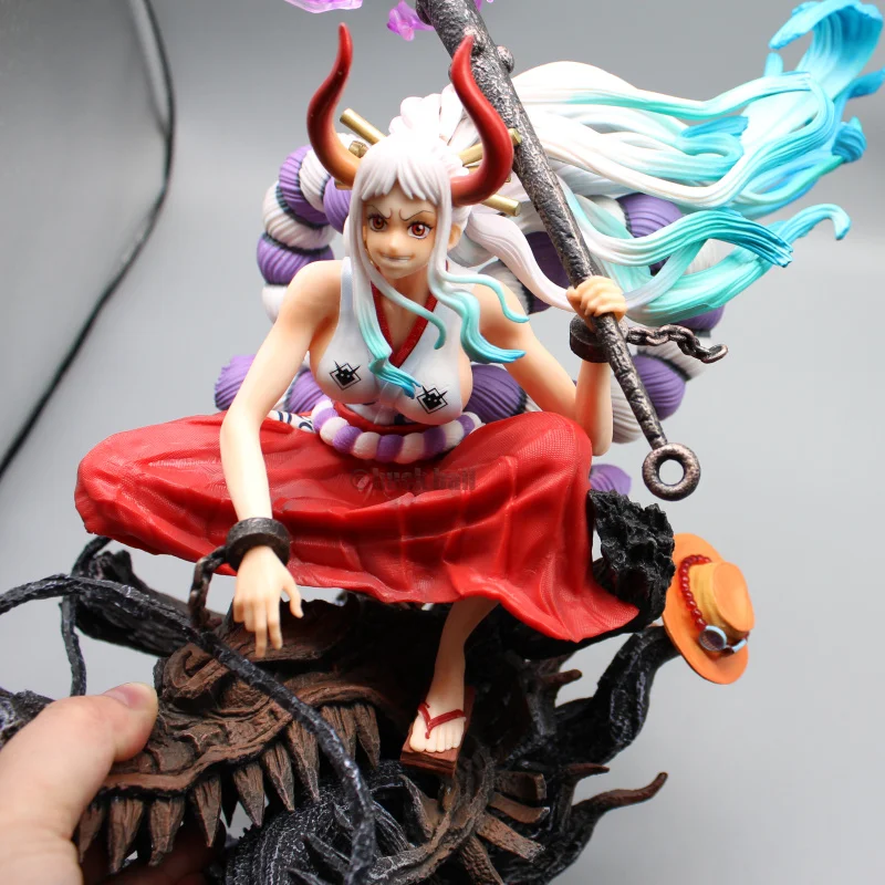 36cm One Piece figura Yamato Anime figurák Kaidou lánya Figurine Pvc dísz íróasztal dekoráció Warring baba játék karácsonyi ajándék