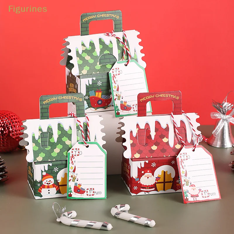 5Pcs 2024 Boldog Karácsonyt Ajándéktáskák Ház alakja Kraft papír cukorka Süti csomagoló dobozok Karácsonyfa medál parti dekoráció