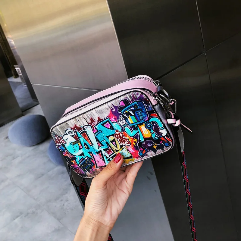 Graffiti Kis négyzet alakú táskák nőknek Vicces Hip Hop crossbody táska Bőr divat pénztárca Rajzfilm nyomtatás Levél válltáska nő