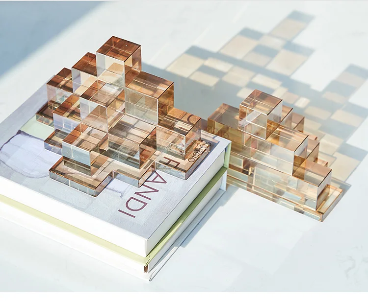 Modern geometria halmozott kis négyzetek Borostyánkő kristály díszek Könyvespolc otthoni tanulószobához Asztali dekoráció Műalkotás Kiegészítő