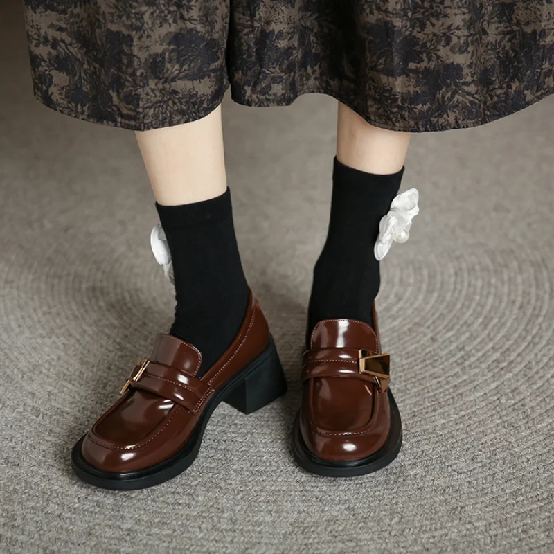 Női cipők 2023 Loafers Platform Női nyári lábbeli Fekete normál bőr alkalmi közepes sarkú Népszerű 39 Divat A