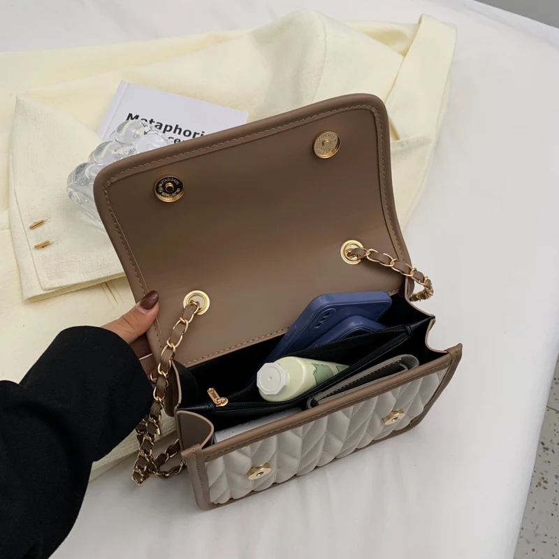 Női hordozható vállpántos táska Hot Fashion Új PU bőr tiszta színű fedéllel Négyzet alakú kézitáskák Női alkalmi bevásárlótáskák