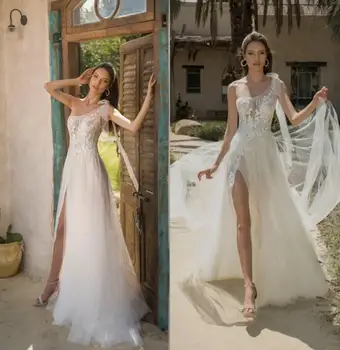 2020 Esküvői ruhák egyvállas magas hasított csipke rátétek menyasszonyi ruhák egyedi készítésű hát nélküli seprővonat A-vonalú esküvői ruha
