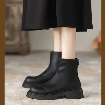 2023 Hot Sale cipő női cipzáras női csizma Őszi kerek orr Tömör középső sarok vízálló divat Koreai stílusú meztelen csizma