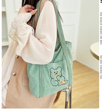 Aranyos bársony táska női rajzfilm hímzés válltáska Új japán ins kézitáska LightFleece Simple Tote táska