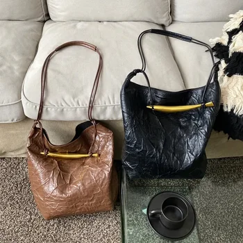 New Fashion Retro nagy kapacitású sokoldalú női egyvállas táska Szabadidős rakott design Ingázó kézi crossbody táskák
