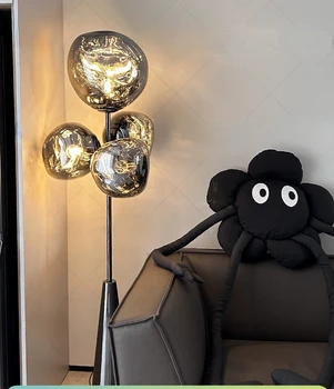 Nordic Post-Modern Nappali Állólámpa Kreatív minimalista Lávafény Luxus High Sense hálószoba Tanulmányi légkör Kanapé lámpa