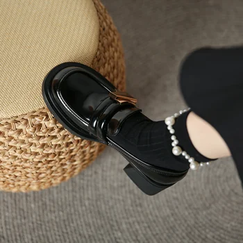Női cipők 2023 Loafers Platform Női nyári lábbeli Fekete normál bőr alkalmi közepes sarkú Népszerű 39 Divat A