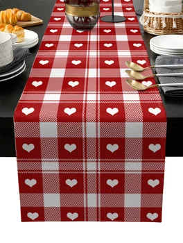 Piros kockás fehér szív asztali futó esküvői fesztivál asztaldekoráció lakberendezés konyhai asztali futók tányéralátétek