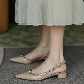 Új divatmárka Női magas sarkú Kiváló minőségű bőr szegecscipők Alkalmi Kényelmes pumpák Szexi Party Magas sarkú cipő Irodai cipők