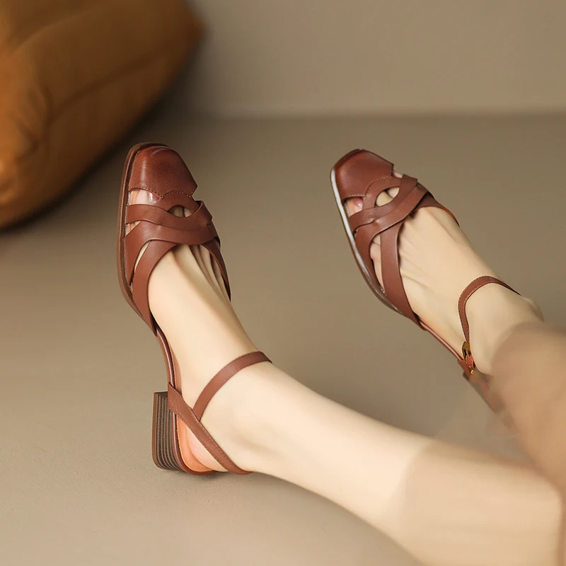 TOTOMELA Új valódi bőr hevederek Cipők Vintage női csatos szandálok Square Med sarkú cipők Nyári női szandálok 2023